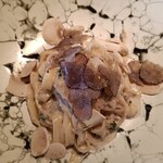 Osteria IL VIAGGIO - マッシュルームと生ハム、黒トリュフのクリームソース タリアテッレ