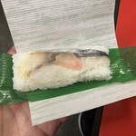 まるやま中華そば - 早寿司を喰らいながらが和歌山ラーメンの鉄則