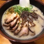 麺屋よかたい - らーめん+肉（800円）