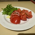 土佐あかうしとワイン プティ・ヴェール - フルーツトマト