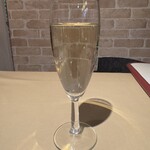 土佐あかうしとワイン プティ・ヴェール - 泡