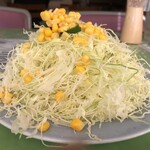 パンプキン - ミニサラダ。¥200 +税。ドレッシング付き。