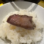 焼肉 まんぷく苑 - 白飯とともに