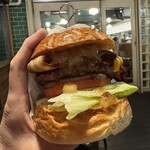 エーエス クラシックス ダイナー - 【期間限定 20th Anniversary Burger】〜12/25
      『APPLE HONEY BACON CHEESE BURGER¥2,200』
      『BLEND COFFEE¥440』