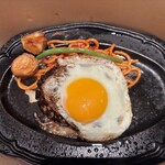 君のハンバーグを食べたい 三井アウトレットパーク岡崎店 - ソースがかかる前