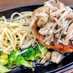 ビンゴ - パスタ　ブロッコリー　きのこきのこハンバーグ