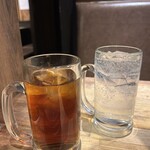 完全個室 焼肉食べ放題 牛牛 パラダイス 三宮 - ウーロン茶、レモンサワー