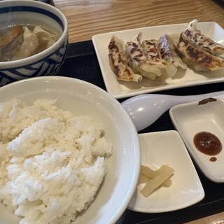 餃子食堂 つるかめ_0