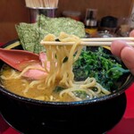 家系ラーメン 稲葉家 - 麺リフト