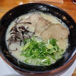 博多ラーメン清水屋 - 料理写真:博多ラーメン(740円)、バリカタ