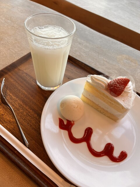 パティスリー フラワー 竹内街道軽里店 （Patisserie FLOUR） - 古市