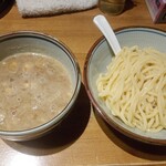 鼈 - 濃厚煮干しつけ麺