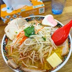 らい久 - みそバター野菜ラーメン 特大(200g)