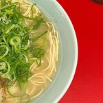 一楽ラーメン - 大盛ラーメンねぎ多め！右