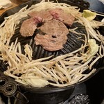 羊肉炭火焼 肉汁屋 - 