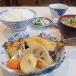 Asahi Shokudou - 豚汁定食でカワハギの煮付けをチョイス。