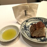 やまぐち - 一澤信三郎帆布の袋に入った温かいパン