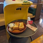 びっくりドンキー - 料理写真:配膳ロボットでサーブ