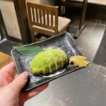 吉祥寺っ子居酒屋 とりとん - ■ 漬けアボカド ￥539（税込）