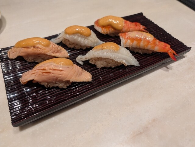 Kaiten Sushi Ginza Onodera （廻転鮨 銀座おのでら） - ワイキキ/回転