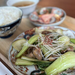 マッチャイナ - 今日の日替わり（2025.12.6）この日は比内地鶏のハツと青菜の山椒炒め