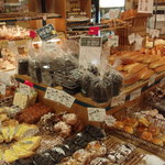 フォーンドール - 竹炭を使ったパンなど創作パンが多いお店です