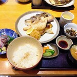 丸新 - 『さかな定食（シマアジ カブト焼き）（2680円税込）』