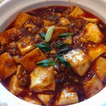 今日海飯店 - 寒い日の麻婆豆腐は格別ですね♪コチラの麻婆豆腐は甘味少な目で白ごはんやお酒に合う味です。