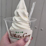 ミルク&パフェ よつ葉ホワイトコージ - 