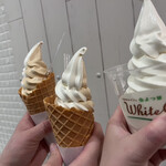 ミルク&パフェ よつ葉ホワイトコージ - 