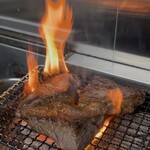 Bon Masuda - 炭火で焼き上げます