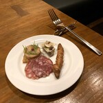 カーヴ - アミューズ