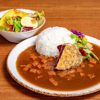 朝食は7:00から。選べるプレートモーニング