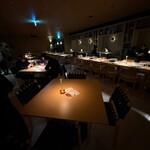 Hills House Dining 33 - 店内