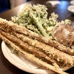 手打ちうどん　 いしづか - ・野菜三点盛り　￥850
      　「店内の黒板から選択」
      　・穂先ごぼう天　・八色椎茸天　・春菊天