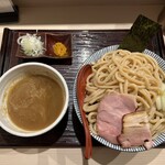 長男、もんたいちお - つけ麺（並200g） 1100円
      漢のもんた盛（+400g） 400円
      気まぐれお薬味（ネギ、カレーパウダー）