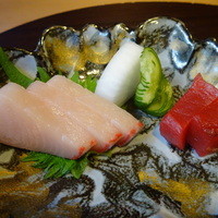 京料理 貴与次郎 - 造り（ぶり、まぐろ）