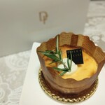 ドルチェ フェリーチェ - 料理写真:バスクチーズケーキ680円(税込)