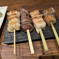 馬刺しと焼き鳥 グルマン三年坂 - 