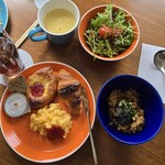 BONVOY ELITE MEMBER LOUNGE - 