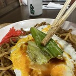 焼きそばcafe　緒和里家　 - 【2025.12.11(木)】焼きそばに入っているキャベツ