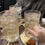 ぢどり亭 - 3人ともリットルジョッキ