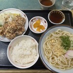 天霧うどん - 料理写真:平日限定の日替わりセット。金曜は唐揚げです。（うどん1.5倍）