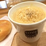 スープストックトーキョー - オニオンの
ポタージュsoupで 
温まる。