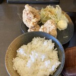 志庵 - 若鶏の唐揚げと半ライスアップ