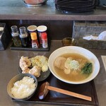 志庵 - 塩ラーメン手打ち麺と唐揚げセット