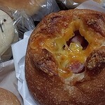 パン香房 ジャックと豆の木 - フランスパン（チーズ&ウインナー）