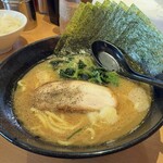 銀家 - 料理写真:ラーメン+海苔 1,050円