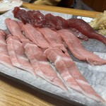 築地 銀平鮨 - マグロ（奥から    赤身・中トロ・大トロ）