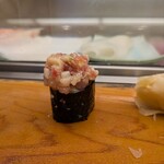 寿司処 松の - 烏賊・鮪・沢庵の軍艦巻